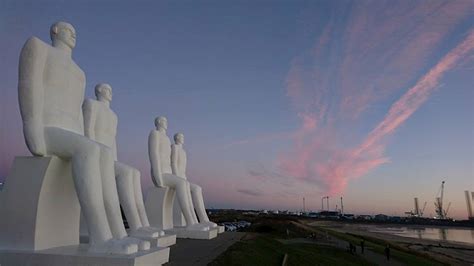 mænd i esbjerg|Sædding Strand – De fire hvide mænd – Mennesket。